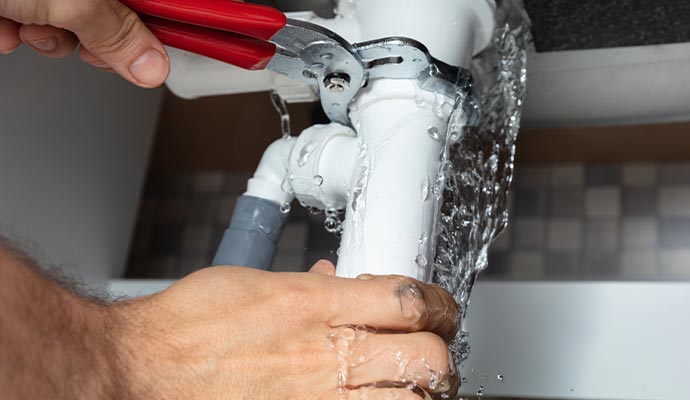 broken water pipe repair service