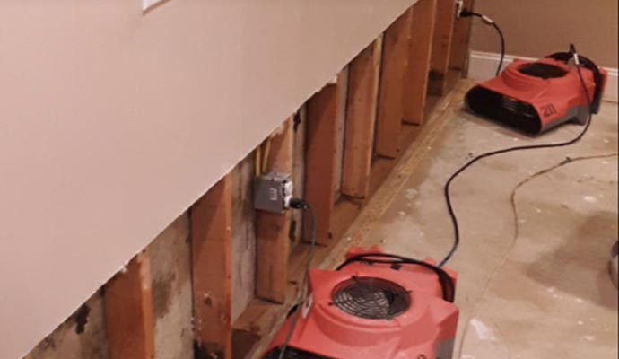 emergency water damage restoration equipment