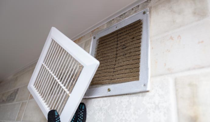 Replacing air duct filter
