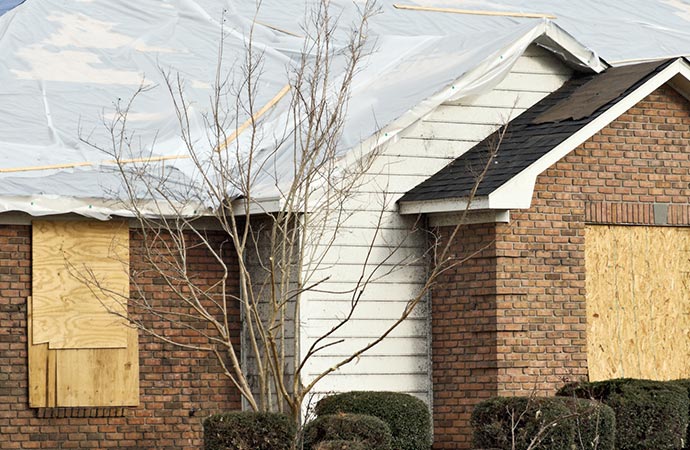 tarp over roof fire board up service restoration