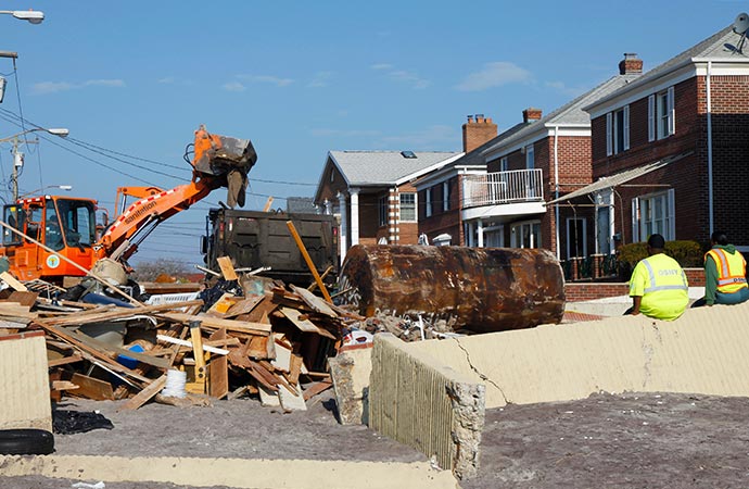 Crane disaster cleaning service